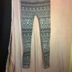 Warm leggings size medium